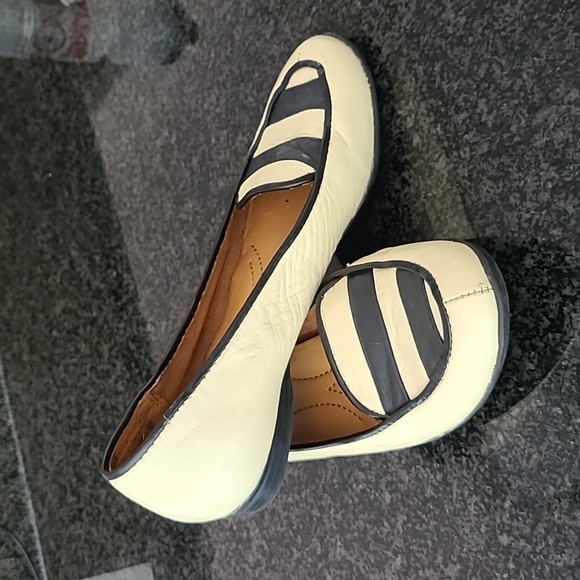 Naturalizer size 5 shoes - Picture 2 of 6